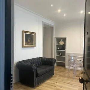  Apartment Crispi 30 Stylish
