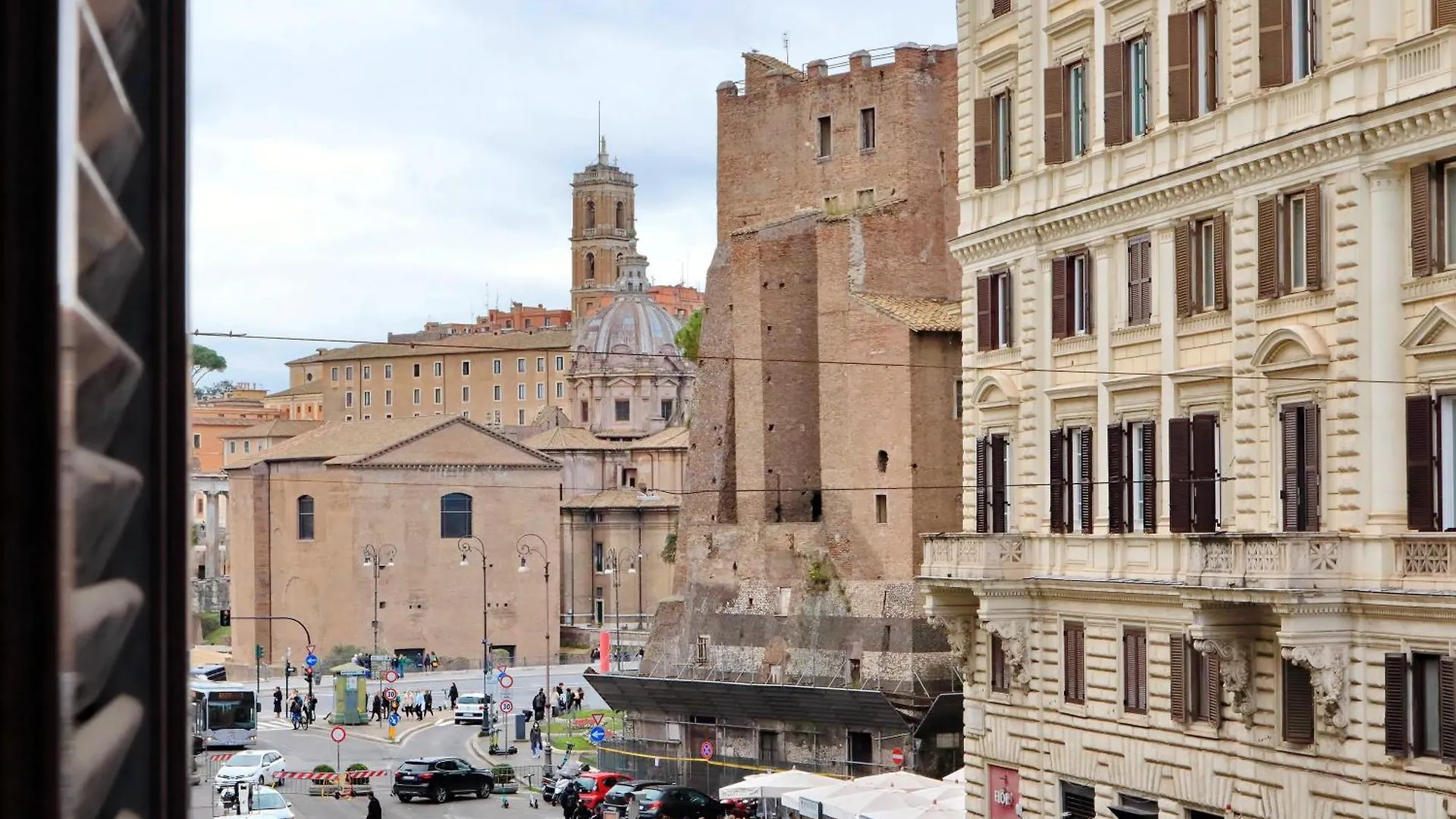Apartment Ych-Lussuoso Appartamento Al Colosseo Rome